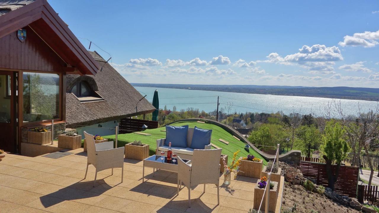 Ferenc Vendeghaz Hotel Тихани Екстериор снимка