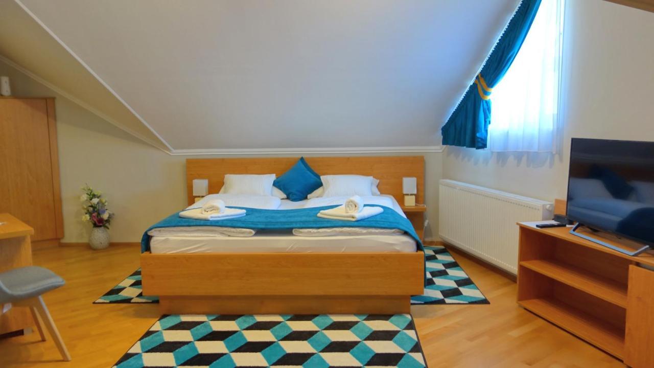 Ferenc Vendeghaz Hotel Тихани Екстериор снимка